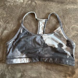 Lululemon sports bra